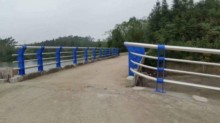 橋梁護欄